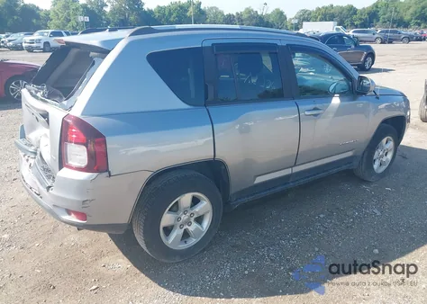 2016 Jeep Compass Latitude z USA, uszkodzony, nr VIN 1C4NJCEA5GD652010